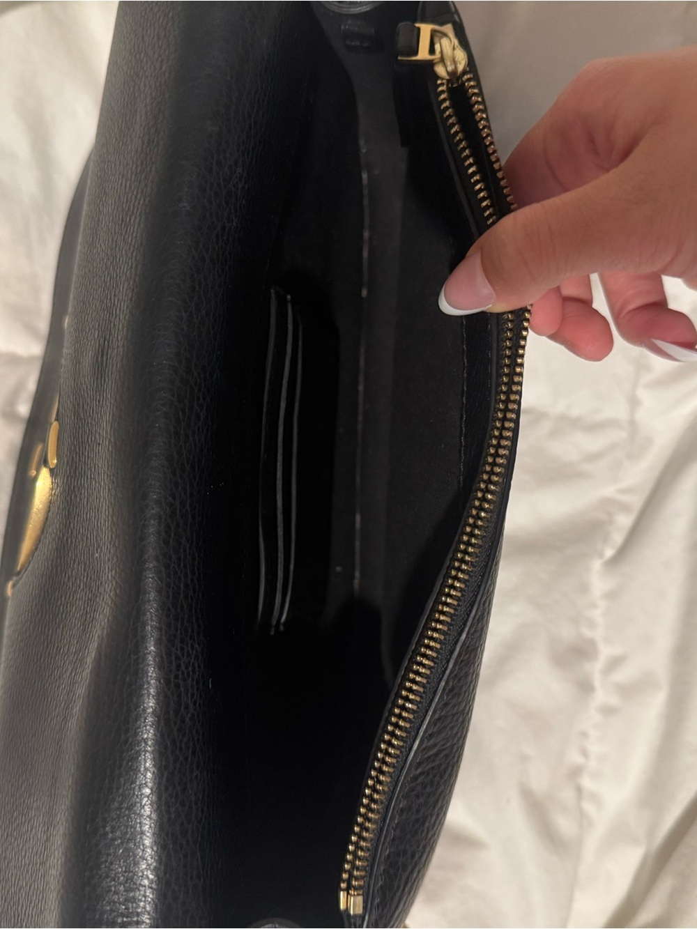 Tory Burch Black Pebbled Leather Crossbody with Gold Logo - Picture 3 of 4